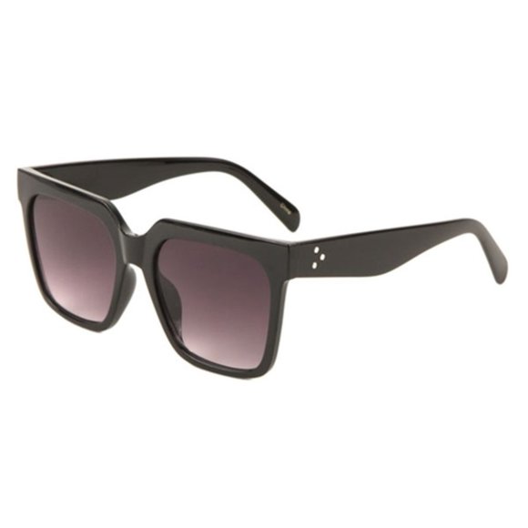 Classy and Chic Sunglasses main image 4